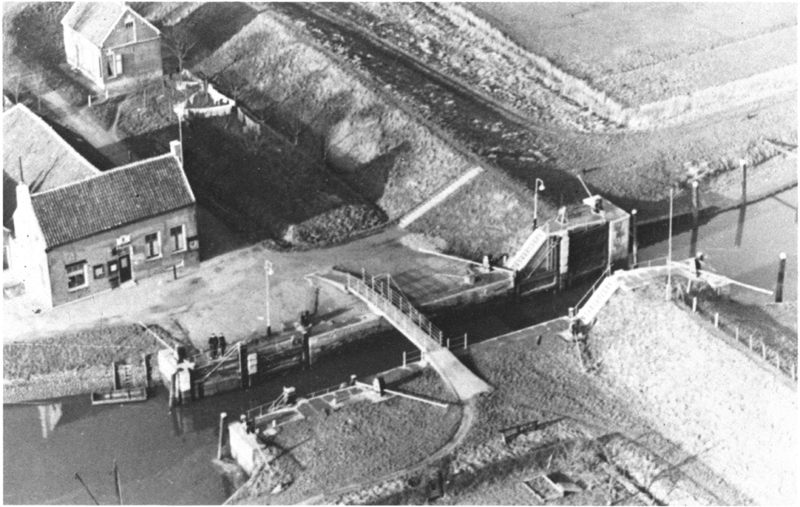 Sas van Dirksland, oude ansichtkaart